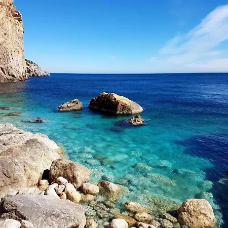 In Spain With Beachfront & Pool Access 度假居 *