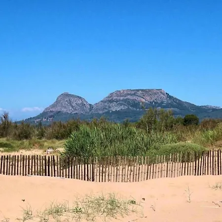 In Spain With Beachfront & Pool Access 度假居 埃斯塔蒂特