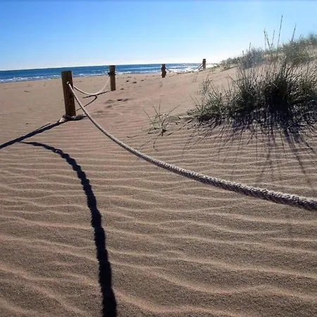In Spain With Beachfront & Pool Access 埃斯塔蒂特